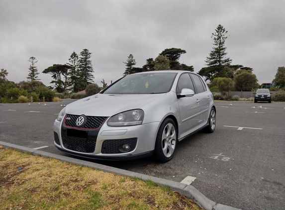 Unique Cars and Finance - Mordialloc, VIC