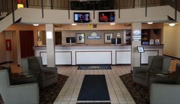 Days Inn - La Crosse, WI