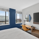 Holiday Inn Express & Suites Chicago West - Oak Park by IHG - Hotels