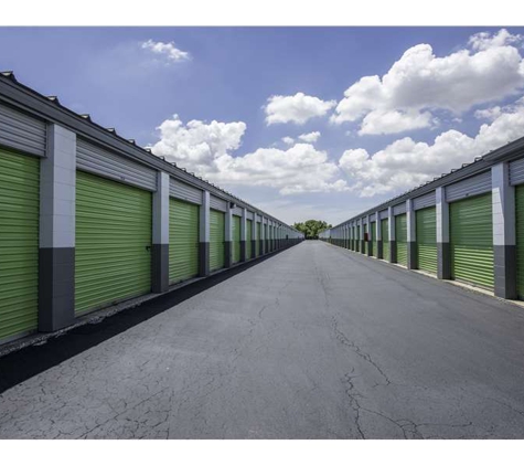 Extra Space Storage - Pinellas Park, FL