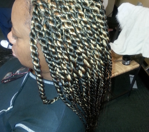 Anas African Hair Brading - Monroe, GA