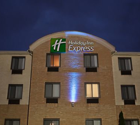 Holiday Inn Express & Suites Canton - Canton, MI