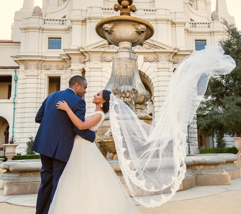 Gasparian FOTO - Sun Valley, CA. Wedding at Pasadena City Hall