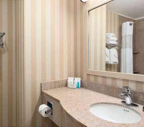 Hampton Inn & Suites Detroit/Sterling Heights - Sterling Heights, MI