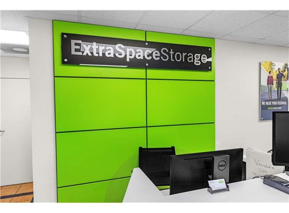 Extra Space Storage - Bradenton, FL