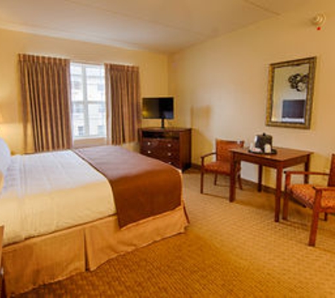 Landmark Inn Fort Bragg - Fort Bragg, NC