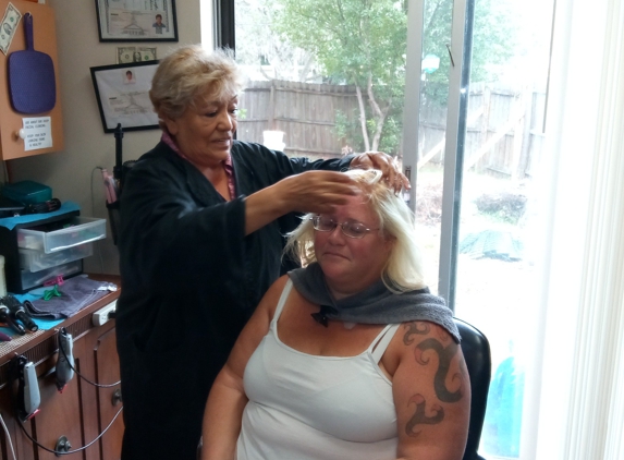 E-&-A beauty salon unisex - Orlando, FL