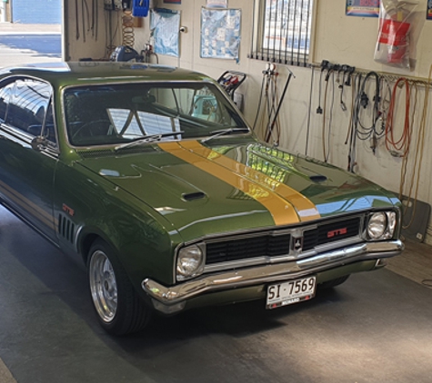 Murfett's Auto Electrical - Invermay, TAS. The staff at Murfetts Auto Electrical have the experience and equipment to carry out all of your auto electrical work.