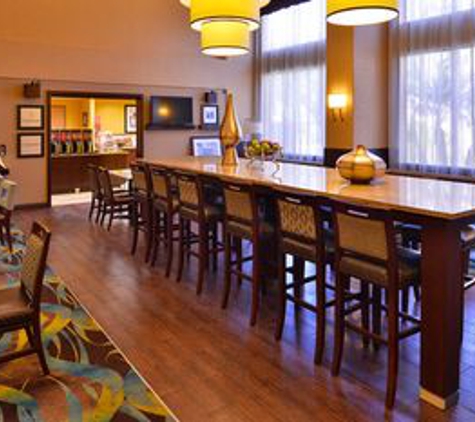 Hampton Inn & Suites Ontario - Ontario, CA