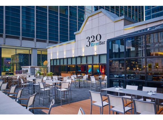 320 RiverBar - Chicago, IL