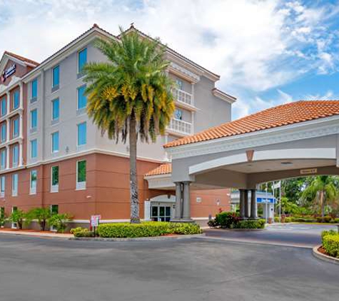 Comfort Inn & Suites Melbourne-Viera - Melbourne, FL