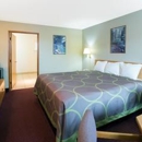 Super 8 by Wyndham Crescent City - Hotels
