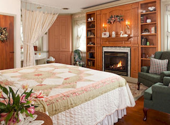 Country Hearth Bed & Breakfast - New Holland, PA