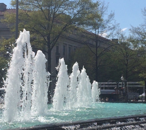 United States Navy Memorial and Naval Heritage Center - Washington, DC