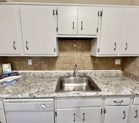 Glenview Apartments - Clarksville, IN. new kitchen backsplash