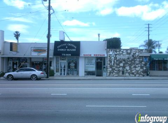 Johnny Shoe Repair - Northridge, CA