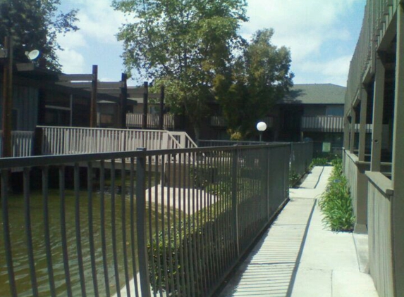 Pine Lake Terrace Apartments - Garden Grove, CA