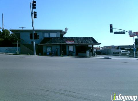 Minute Shops Liquor Store - Solana Beach, CA