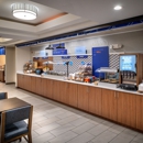 Holiday Inn Express & Suites Fairmont - Hotels