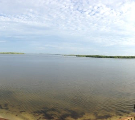 Flippers On The Bay - Bonita Springs, FL