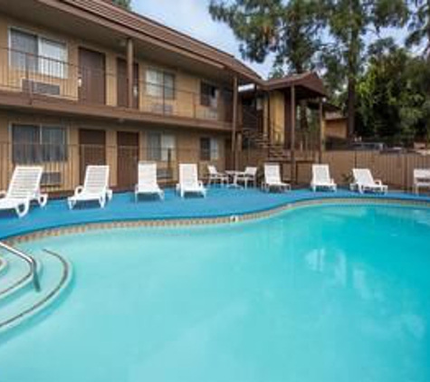 Days Inn by Wyndham San Bernardino - San Bernardino, CA