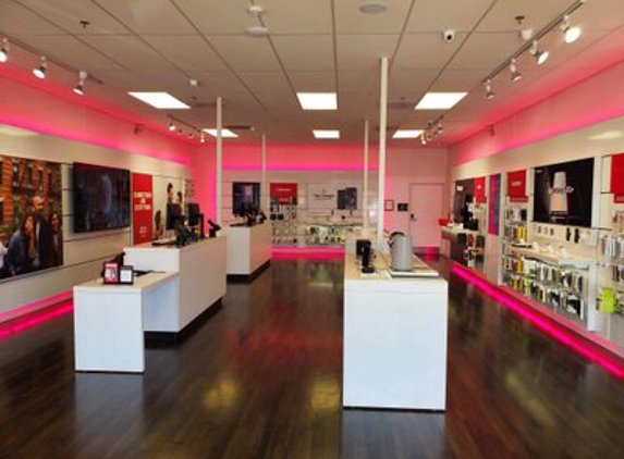 T-Mobile - Perris, CA