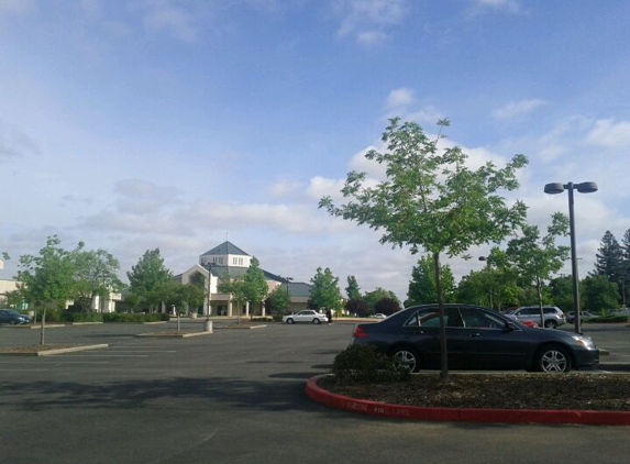 Divine Savior Catholic Church - Orangevale, CA