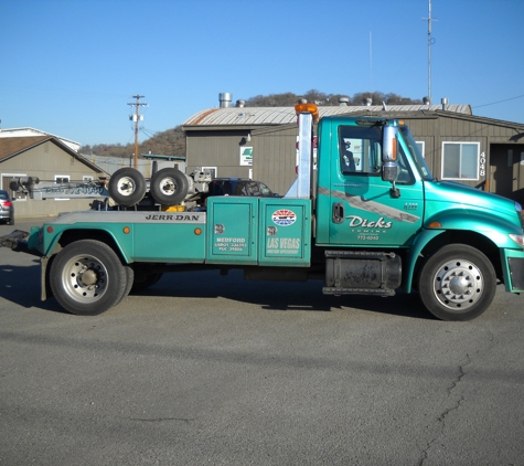 Dick's Towing - Medford, OR