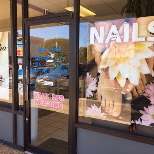 Colorful Nails (A New Management) - Austin, TX