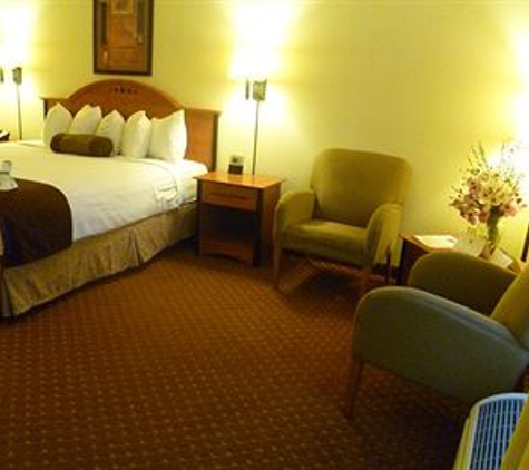 Baymont Inn & Suites - Hinesville, GA