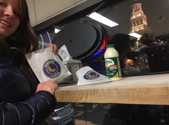 Insomnia Cookies - Cambridge, MA