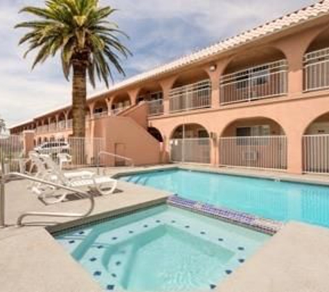 Days Inn by Wyndham Bullhead City - Bullhead City, AZ