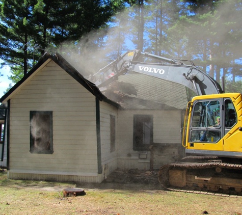 Cecil Trucking & Excavtg Inc - Cecil, WI