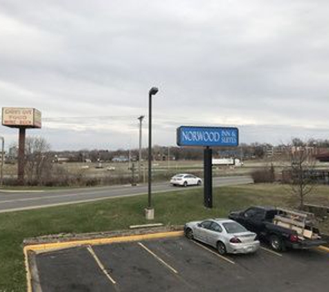 Norwood Inn & Suites - Burnsville, MN