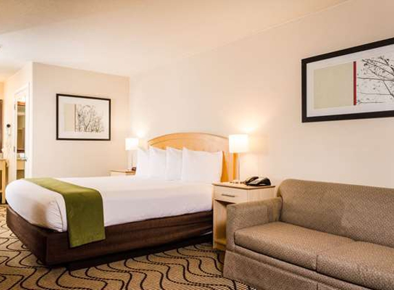 Quality Inn & Suites Lathrop - Lathrop, CA