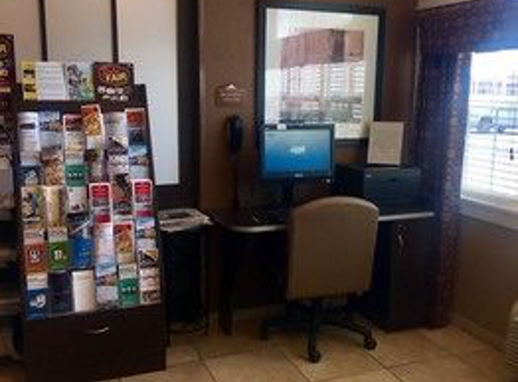 Microtel Inn & Suites by Wyndham Minot - Minot, ND