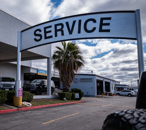 Ingram Park Chrysler Jeep Dodge Ram - San Antonio, TX