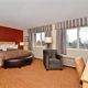 Clackamas Inn & Suites