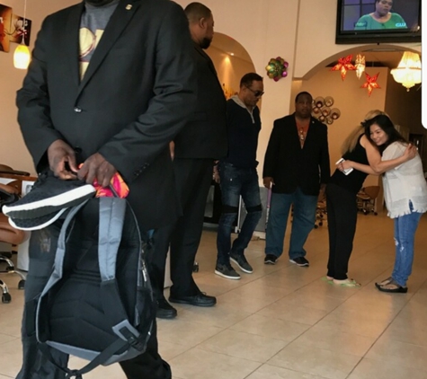 Bella Nails Spa - Fredericksburg, VA. Celebrity greeting