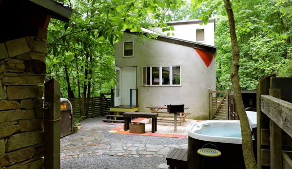 Moonbeam Bungalows - Horse Shoe, NC