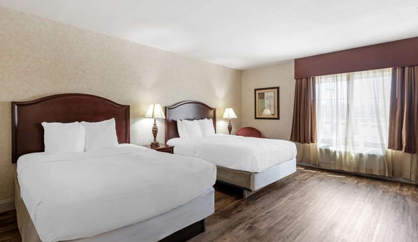 Best Western Plus Steeplegate Inn - Davenport, IA