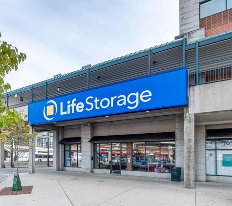 Life Storage - Chicago, IL