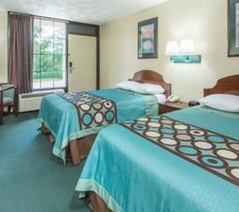 Super 8 by Wyndham West Greenwich/Providence - West Greenwich, RI