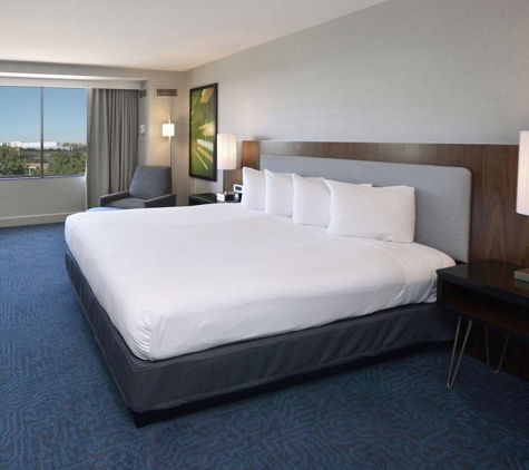 DoubleTree by Hilton Hotel Newark - Fremont - Newark, CA