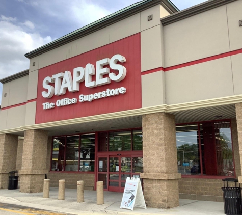 Staples - Oviedo, FL