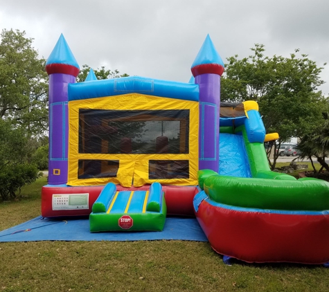 Bounce 4Fun Party Rentals. Wet/dry 5 in 1 castle slide combo