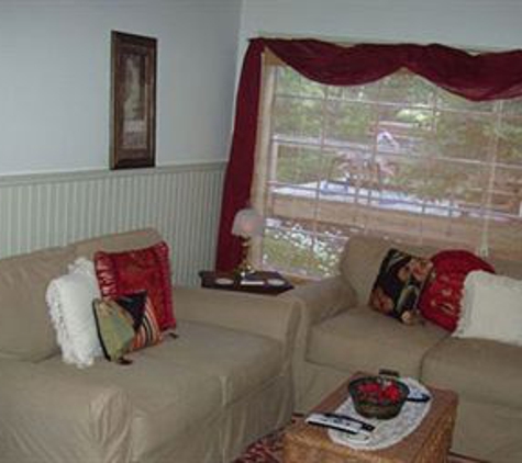 Wisteria Lane Lodging - Holiday Island, AR