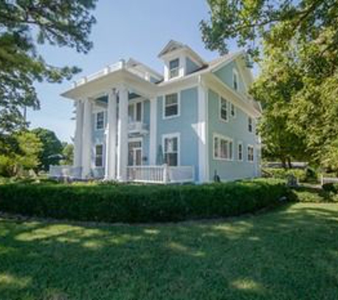 The Dickey House Bed and Breakfast - Marshfield, MO