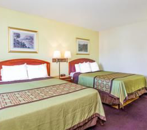 Super 8 by Wyndham Bakersfield/Central - Bakersfield, CA