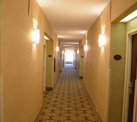 Baymont Inn & Suites - Colorado Springs, CO